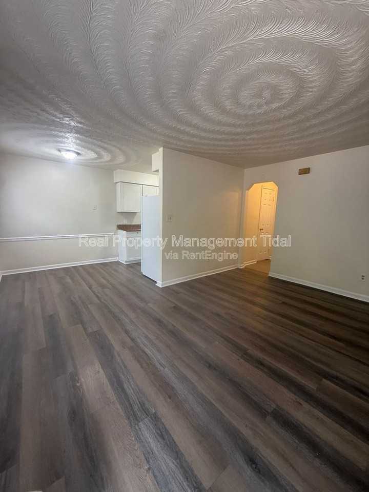6255 Alexander St #16 - Photo 3 of 27