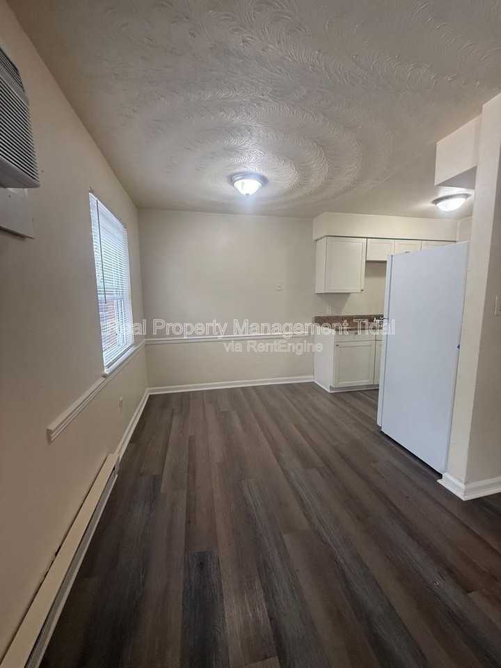 6255 Alexander St #16 - Photo 5 of 27