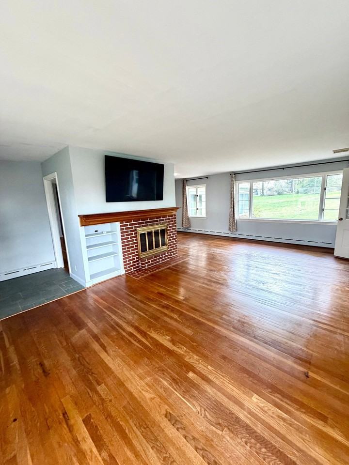 376 Arbor Rd - Photo 6 of 33