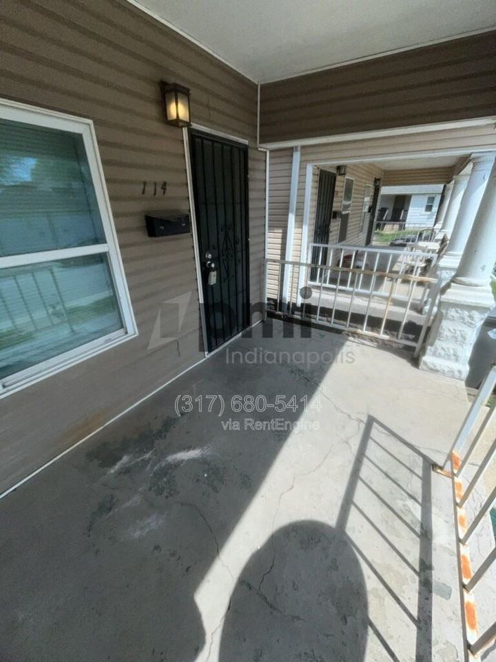 114 Adler St - Photo 5 of 26