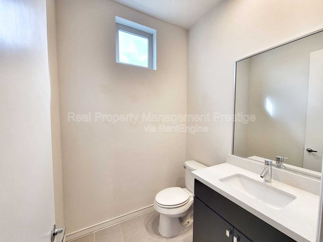 1324 Delano St - Photo 6 of 16