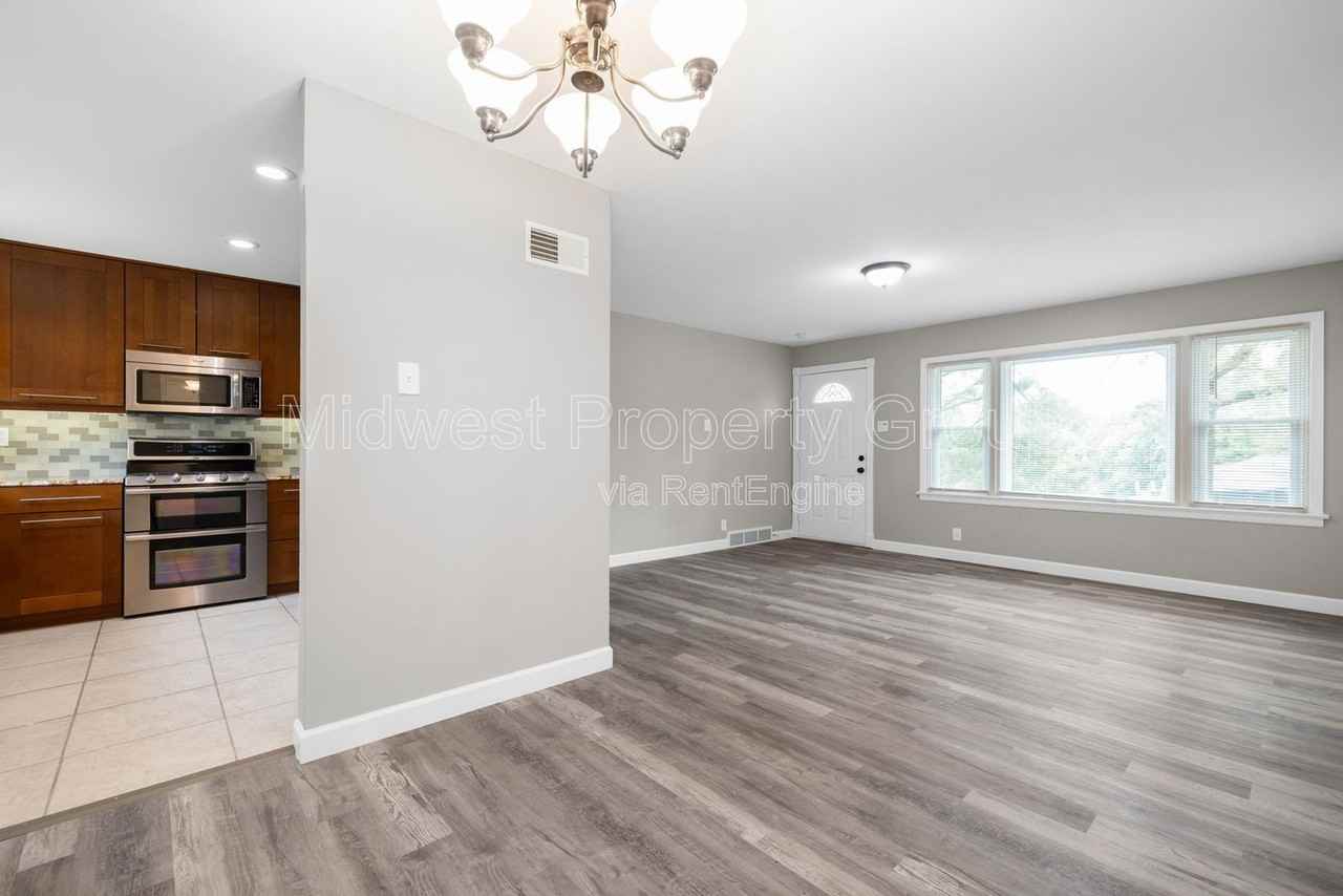 438 Bush Dr - Photo 6 of 25