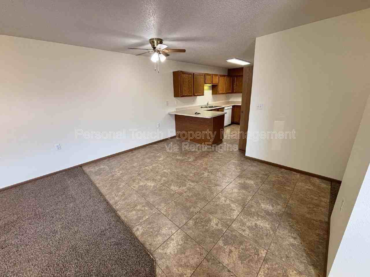 455 22nd St E - Photo 4 of 28