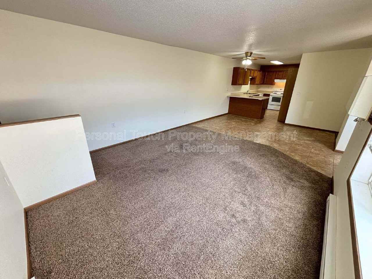 455 22nd St E - Photo 5 of 28