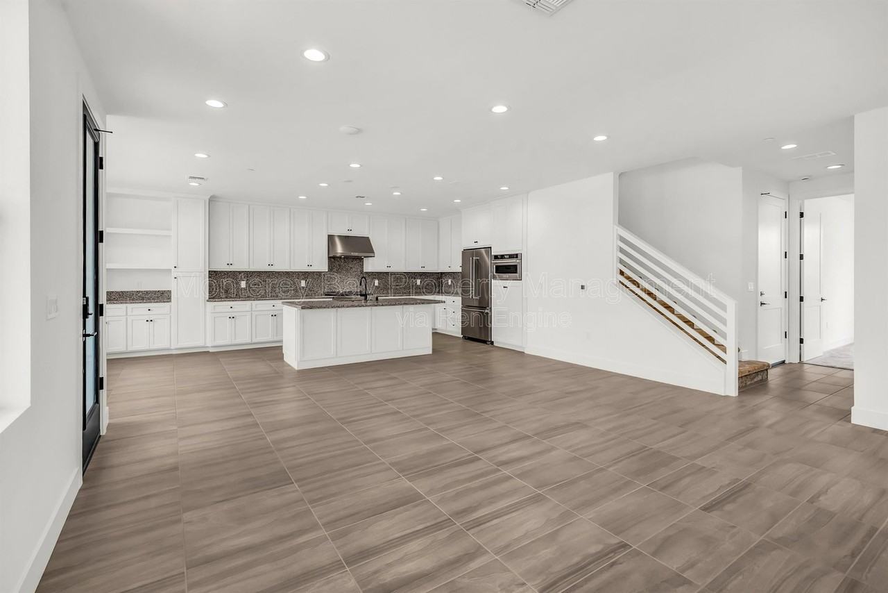 111 Sea Shell Ave - Photo 3 of 46