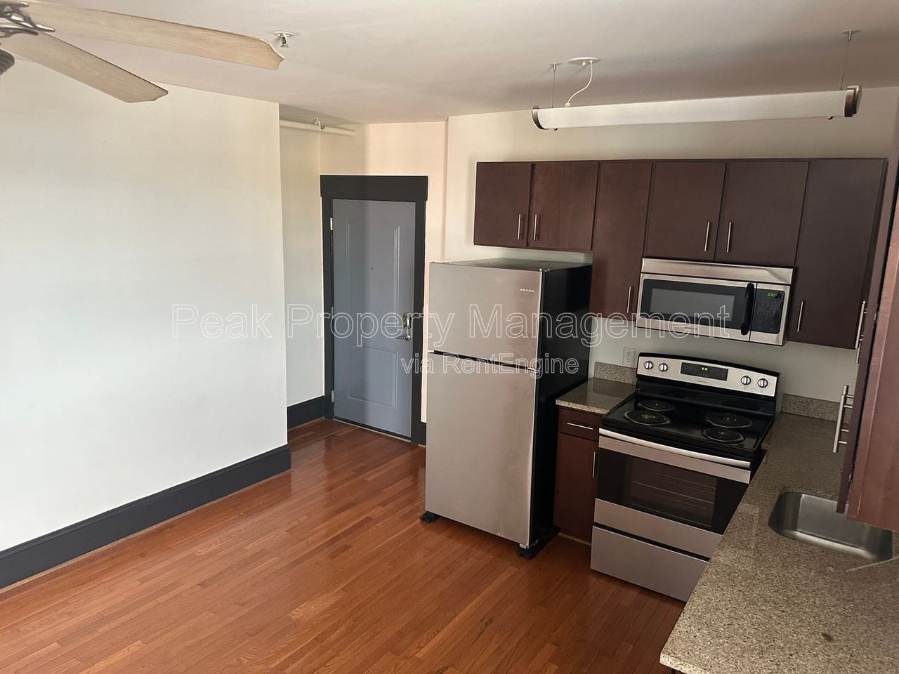 230 N Sycamore St #21 - Photo 5 of 8