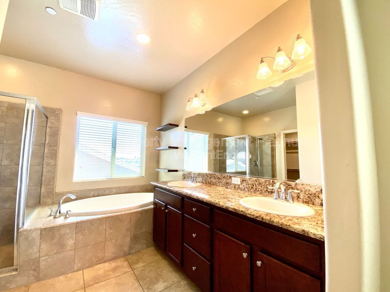 6162 E Farrin Ave - Photo 5 of 42