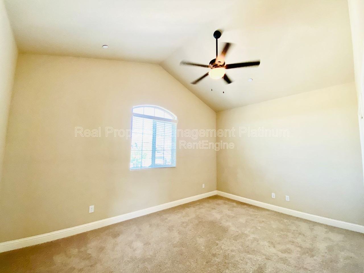 6162 E Farrin Ave - Photo 6 of 42