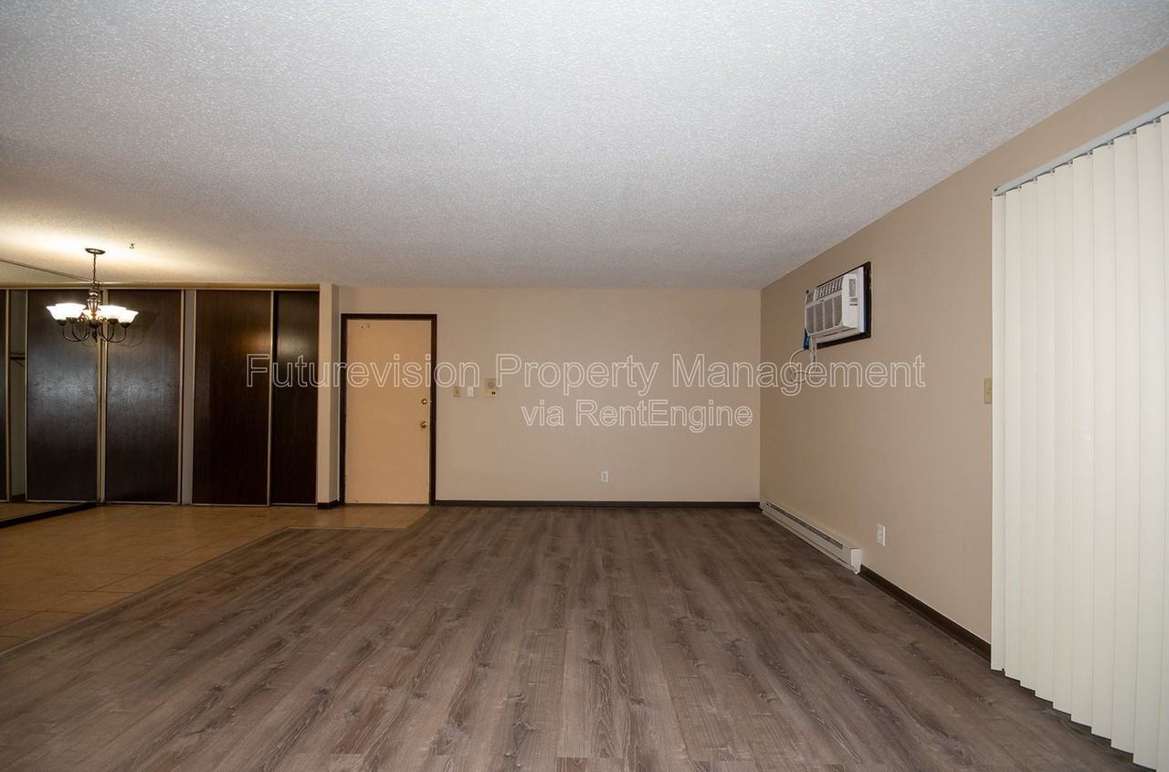 2224 Oneida St #210 - Photo 2 of 13