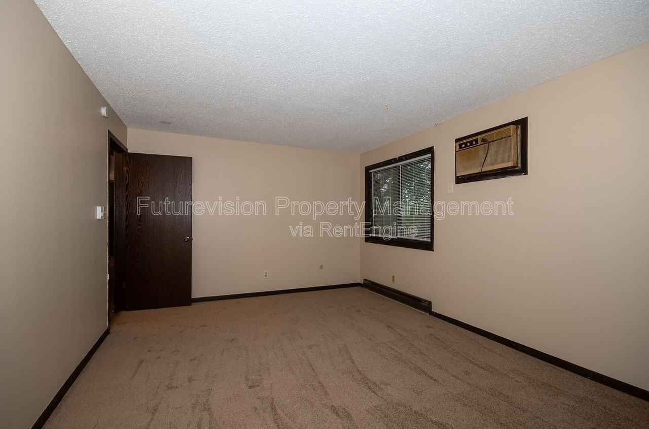 2224 Oneida St #210 - Photo 7 of 13