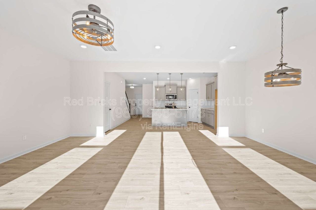 11027 Pagebrook Ln - Photo 6 of 22