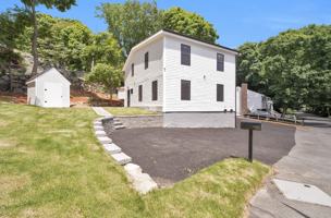 featured image of 1 Rockingham Ave #1