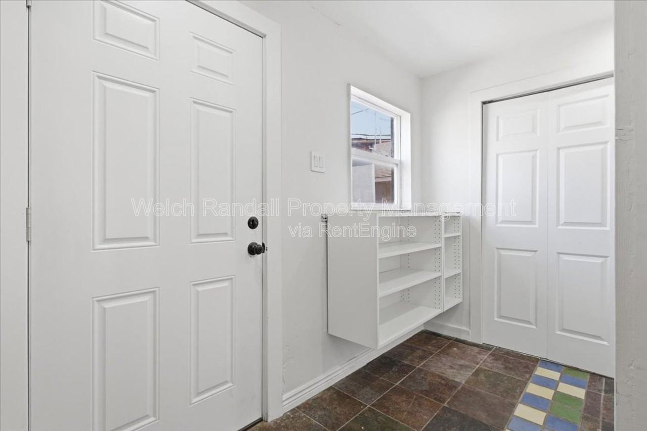 646 W 500 N - Photo 2 of 28