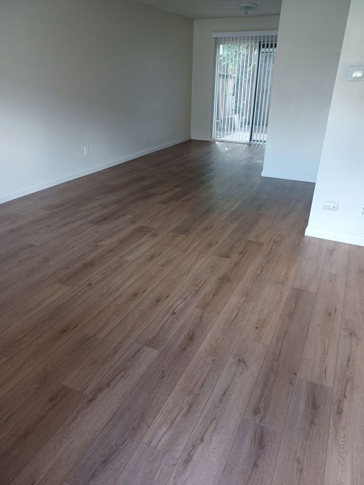 1955g - Photo 2 of 12