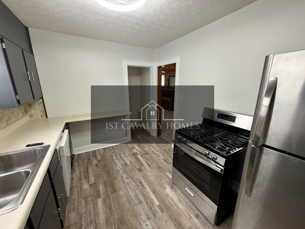 835 Inman St - Photo 7 of 11