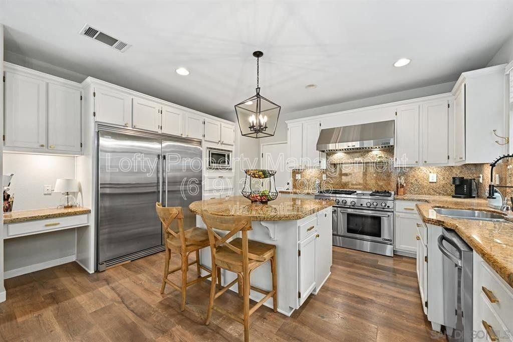 3231 Canyon View Dr - Photo 2 of 27