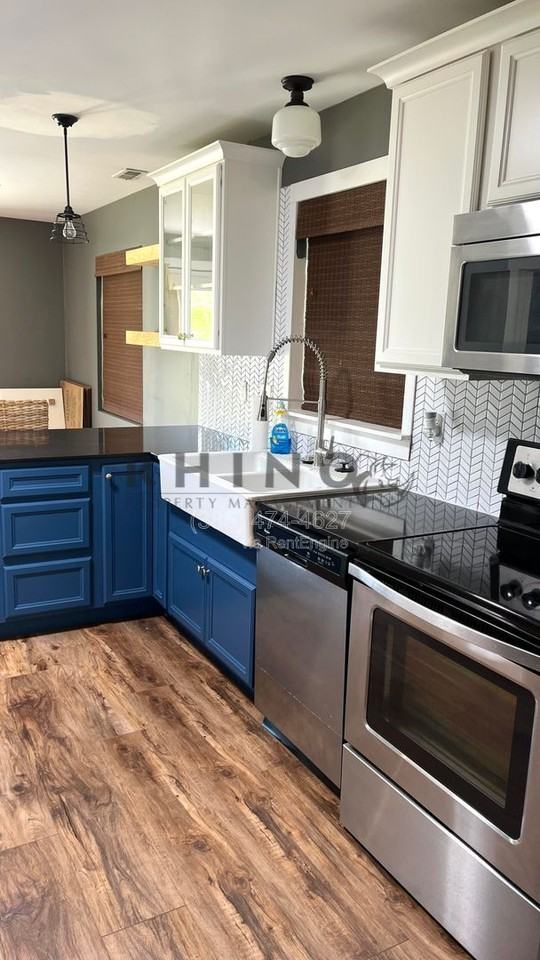 578 Dexter St - Photo 2 of 16