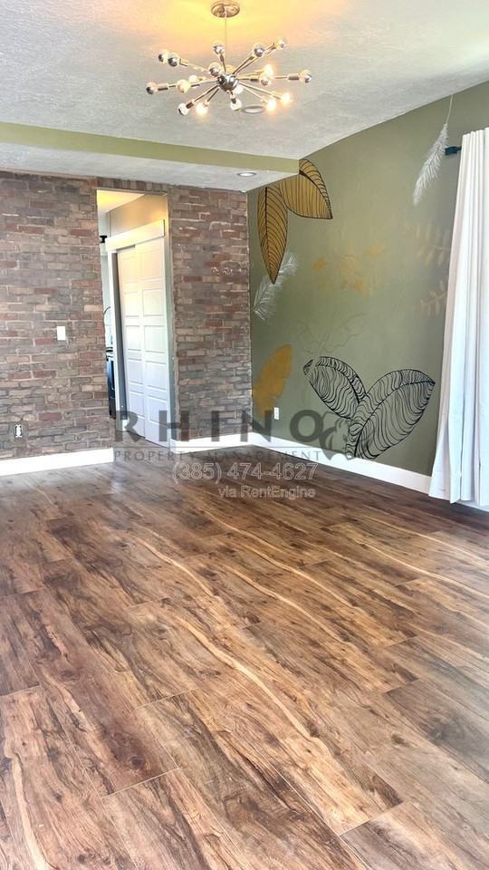 578 Dexter St - Photo 5 of 16