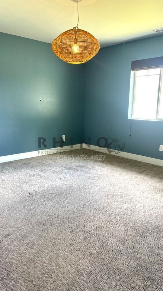 578 Dexter St - Photo 6 of 16