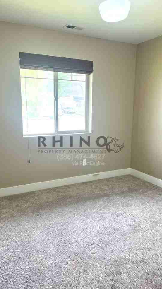 578 Dexter St - Photo 7 of 16