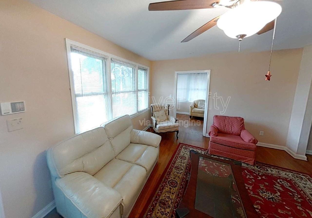 1543 Peachtree Cir N - Photo 5 of 20