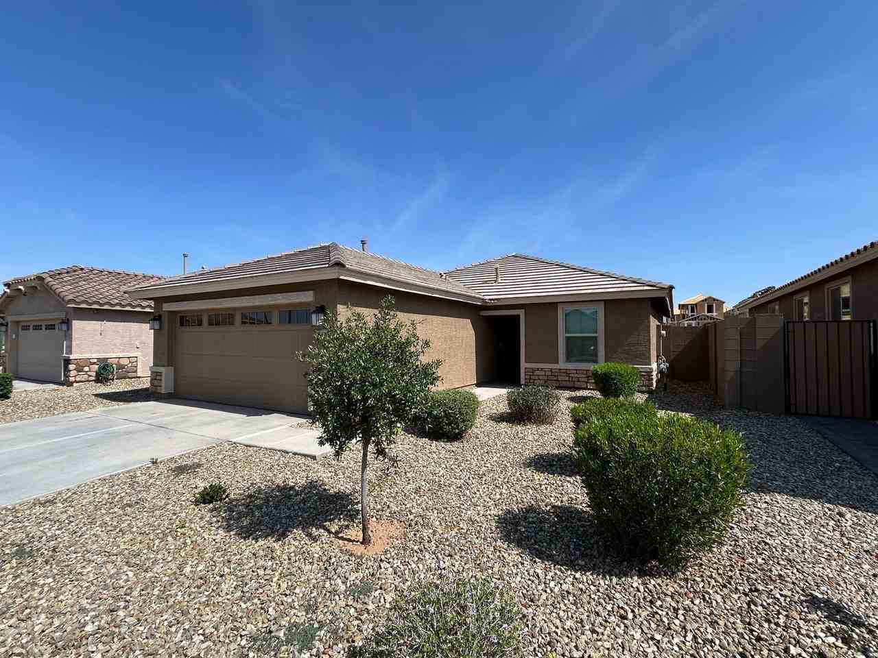 16422 W Saguaro Park Ln - Photo 3 of 25