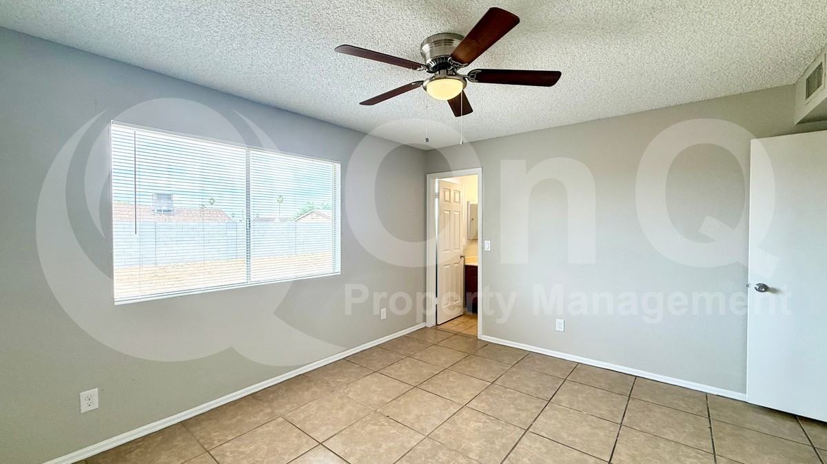 4712 E Fremont St