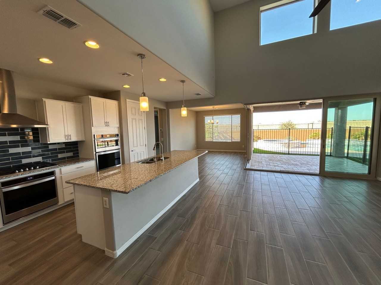 25908 W Sands Dr - Photo 5 of 34