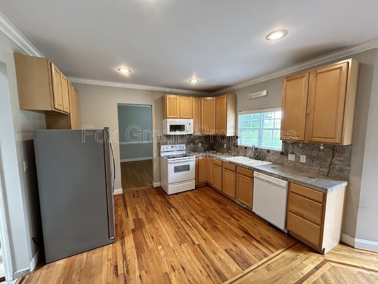 131 Sagemore Rd - Photo 7 of 18