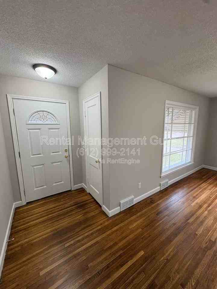 4534 Zane Ave N - Photo 3 of 28