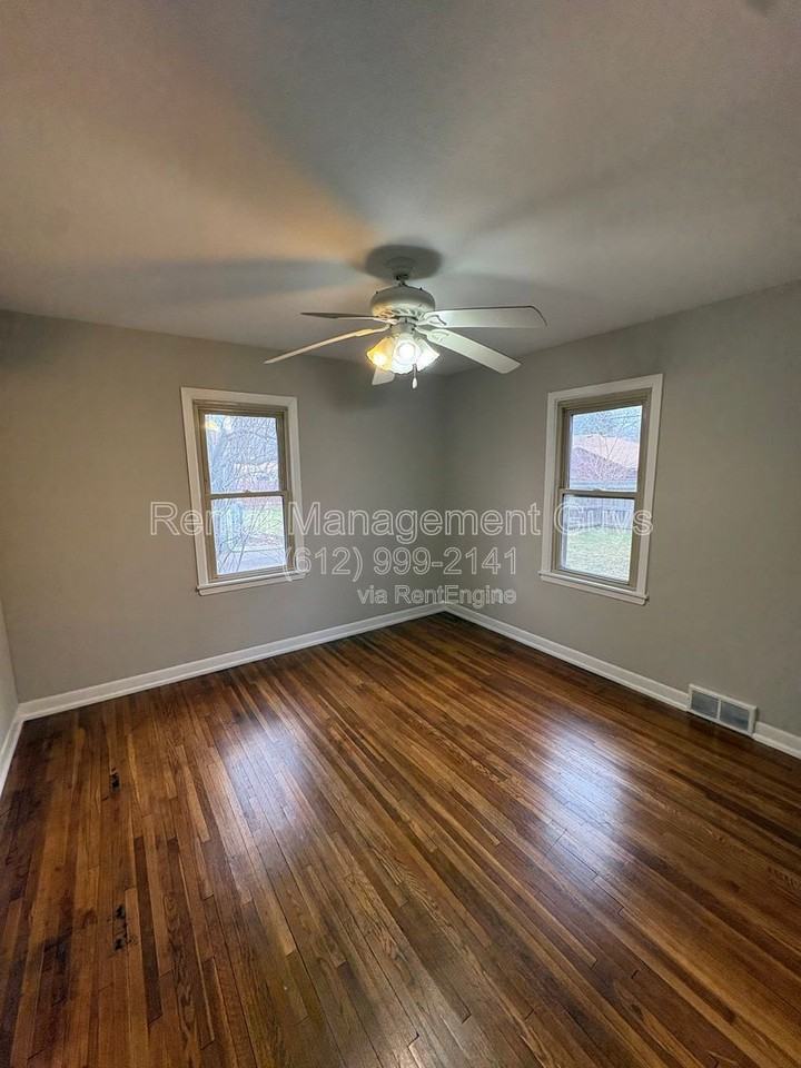 4534 Zane Ave N - Photo 5 of 28