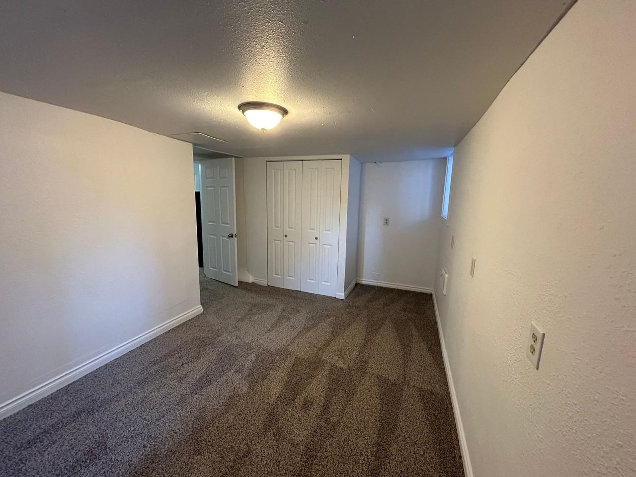 1424 West 10th Apartments - Photo 6 of 6