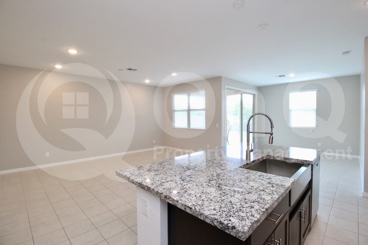 2567 E San Felipe Trl - Photo 7 of 26