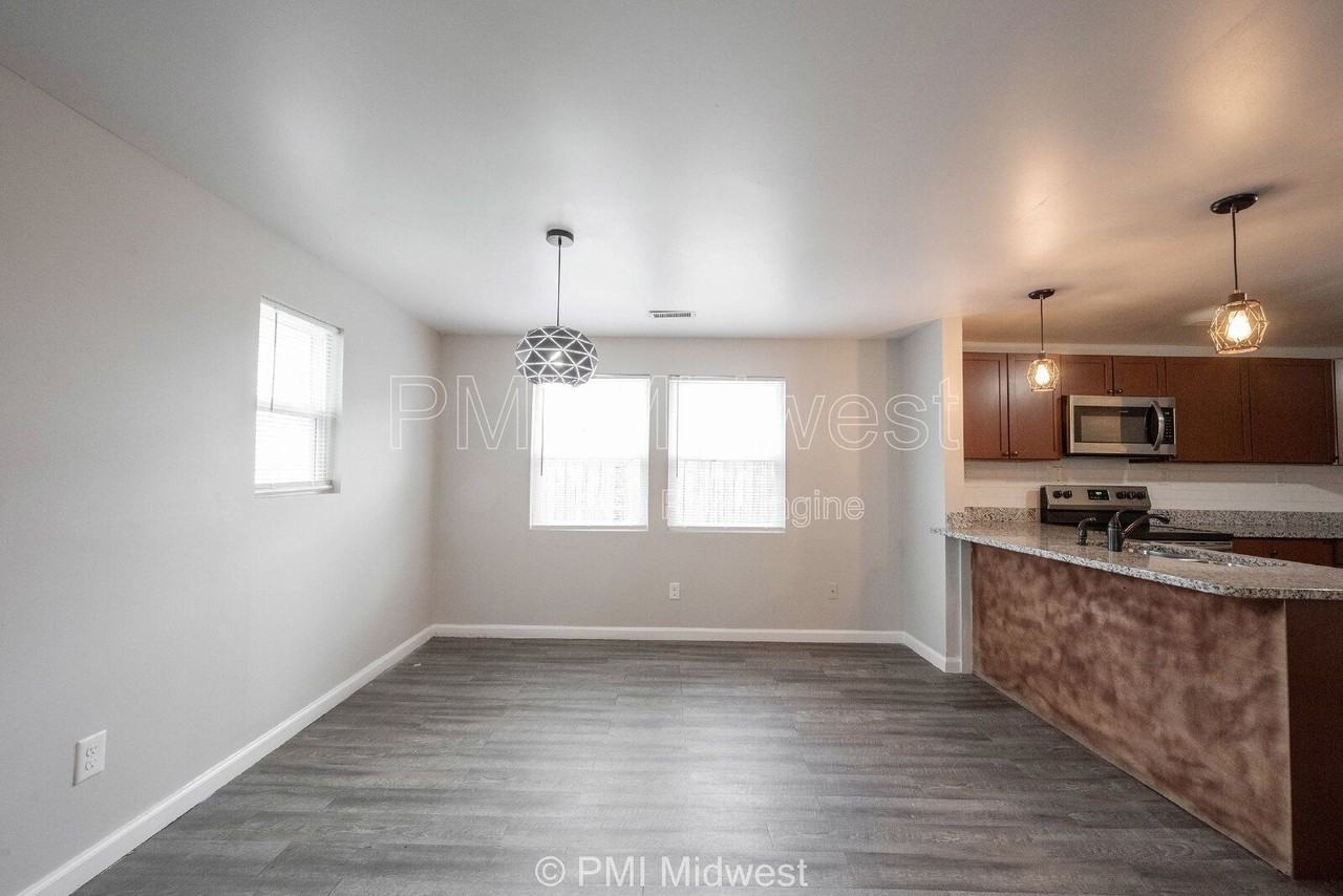 955 N Traub Ave - Photo 7 of 27