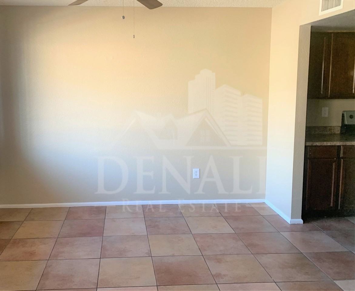 2804 N 43rd Ave #D - Photo 7 of 11