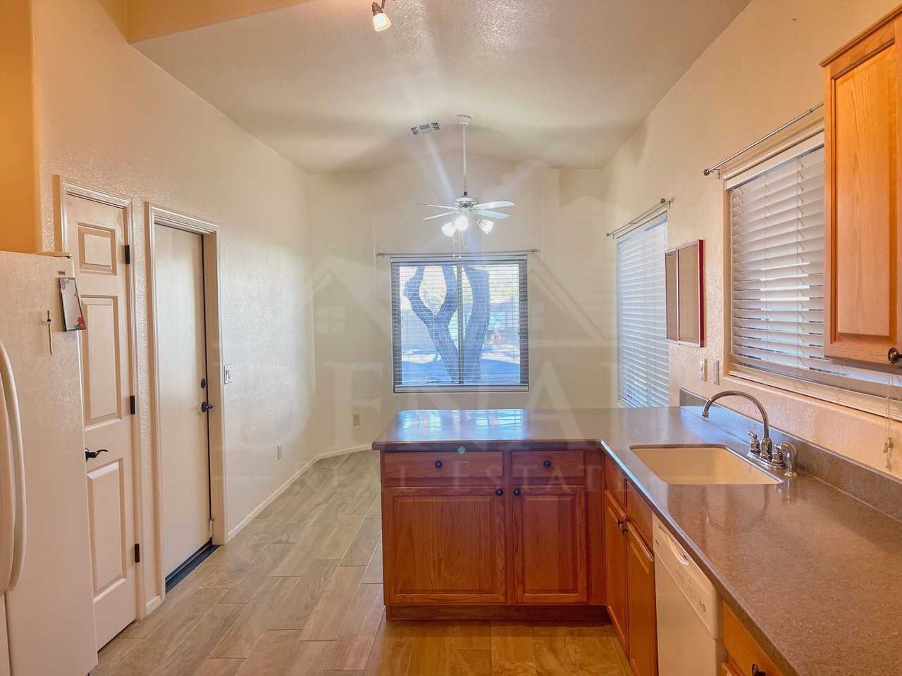 465 S Wildrose - Photo 6 of 21