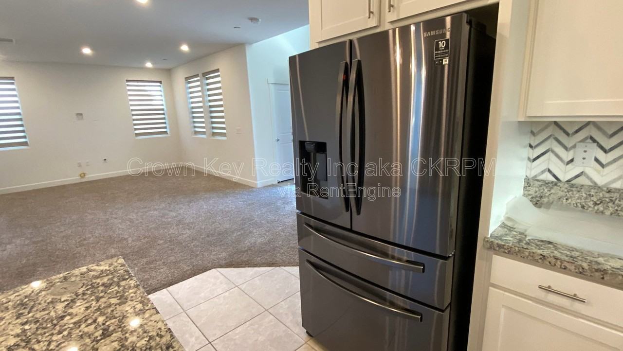 248 E Tuso Ranch Rd - Photo 5 of 17