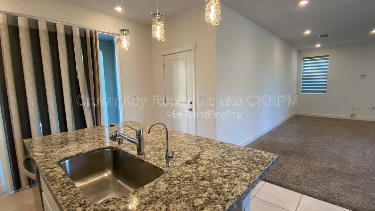 248 E Tuso Ranch Rd - Photo 6 of 17