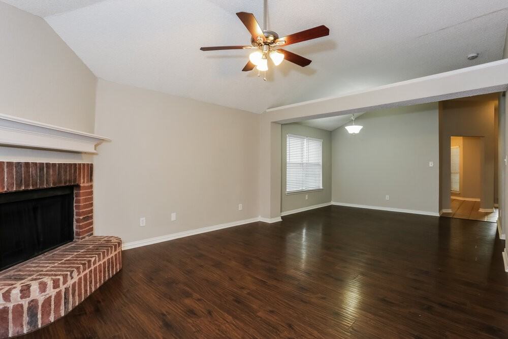 8060 Cannonwood Dr - Photo 4 of 16