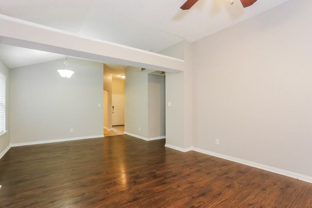 8060 Cannonwood Dr - Photo 5 of 16