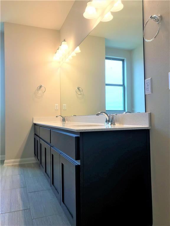 6814 E Riverside Dr #1 - Photo 5 of 39