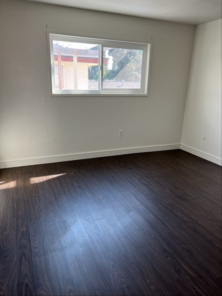 2054 S Nautical St #4UPSTAIRS - Photo 4 of 5