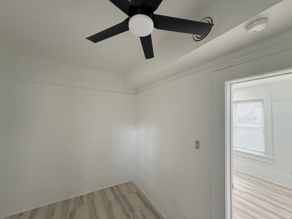 2607 W Haddon Ave #1F - Photo 5 of 10