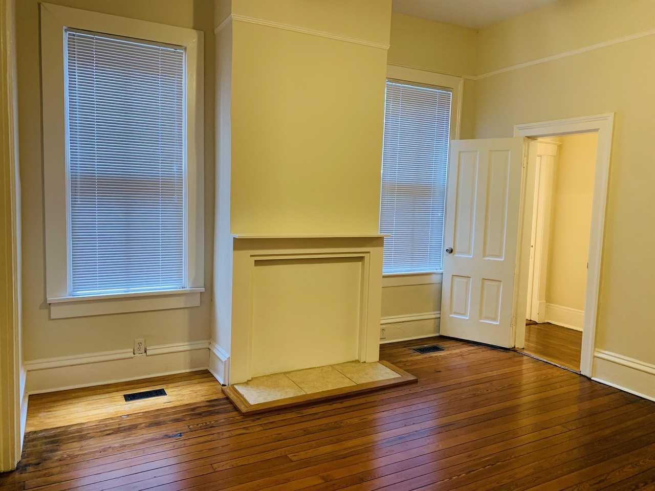 903 Montgomery St #903 - Photo 7 of 45