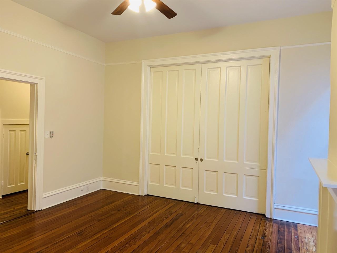 903 Montgomery St #903 - Photo 4 of 45