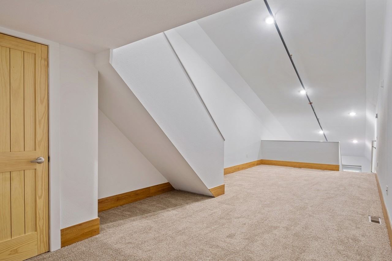 Georgetown West - Photo 7 of 44