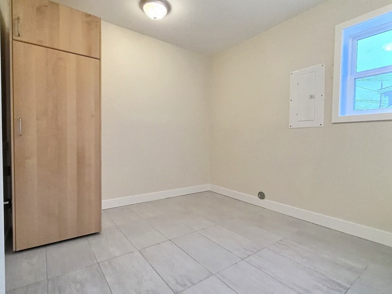 6619 Clarendon St - Photo 3 of 9