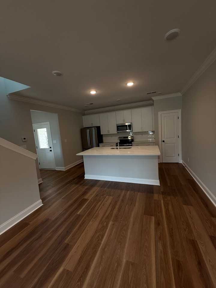 3557 3557 Fenwick Way - Photo 3 of 17