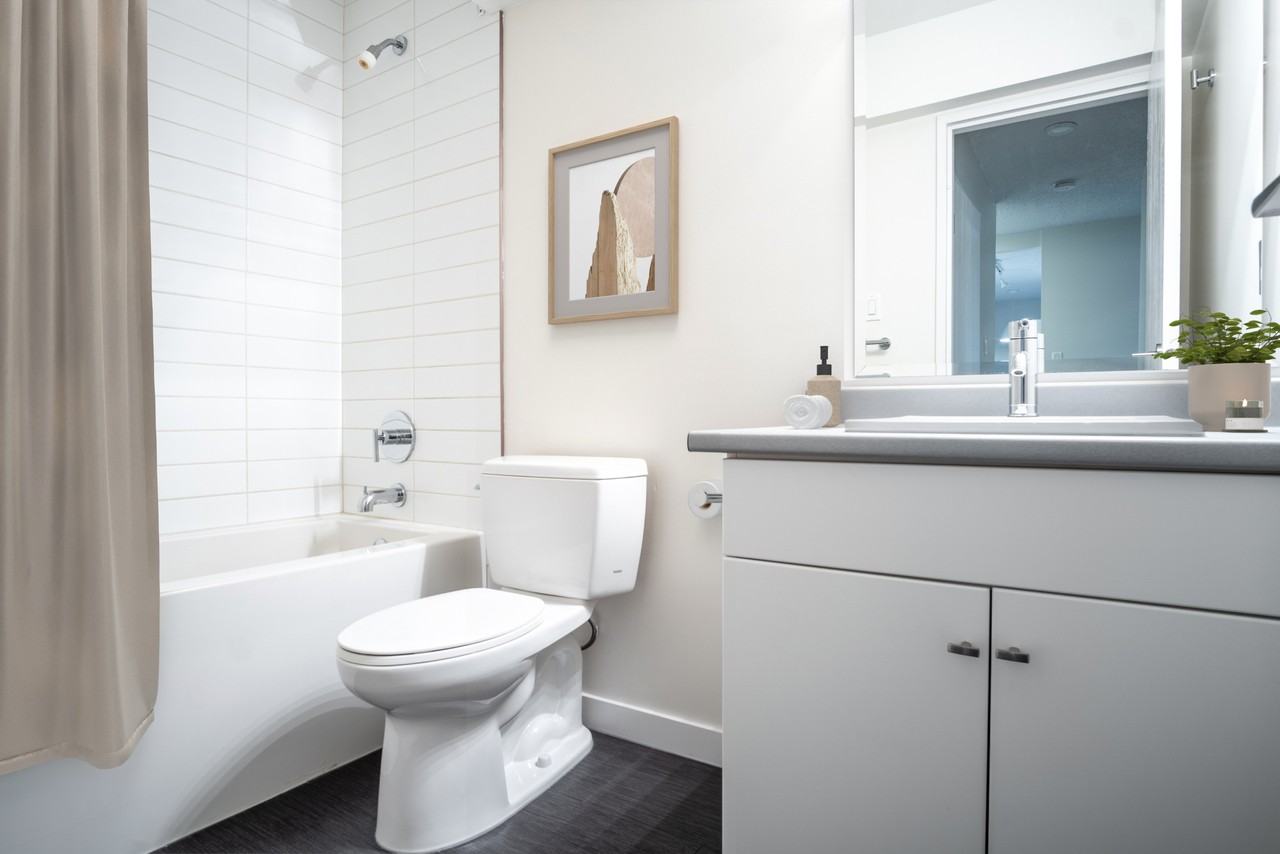 Helix - Photo 4 of 8