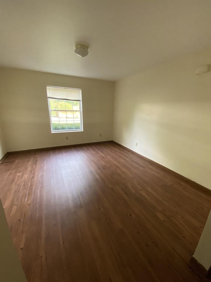 109 N Williams St #1 - Photo 5 of 30